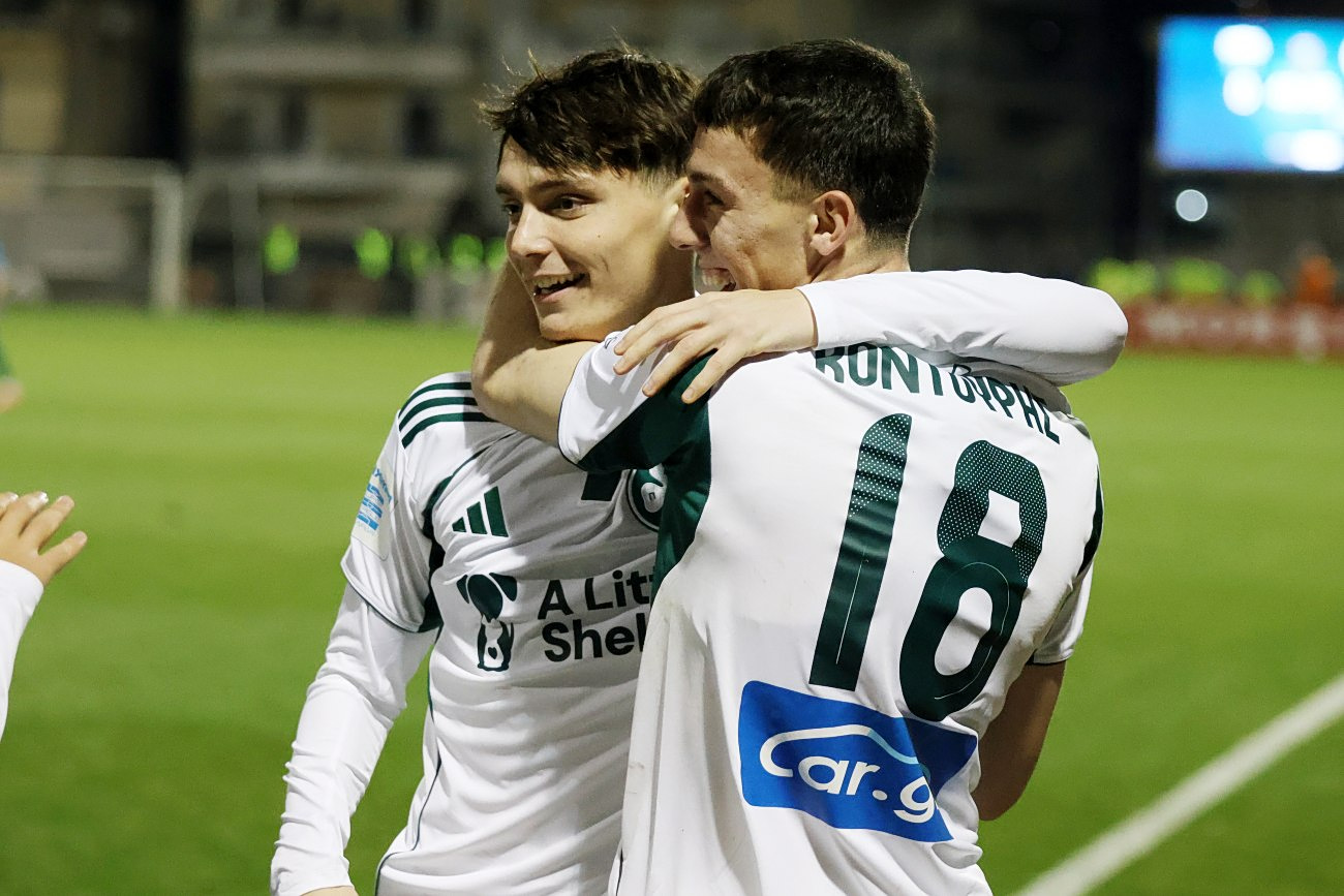 &Lambda;&epsilon;&beta;&alpha;&delta;&epsilon;&iota;&alpha;&kappa;ό&sigmaf; &ndash; &Pi;&alpha;&nu;&alpha;&theta;&eta;&nu;&alpha;ϊ&kappa;ό&sigmaf; 1-4: &Sigma;&tau;&alpha; &pi;&lambda;έ&iota; &omicron;&phi; &tau;&omicron; &laquo;&tau;&rho;&iota;&phi;ύ&lambda;&lambda;&iota;&raquo; &mu;&epsilon; &tau;&epsilon;&sigma;&sigma;ά&rho;&alpha; &kappa;&alpha;&iota; &sigma;&omicron;ύ&pi;&epsilon;&rho; &Tau;&epsilon;&tau;έ&iota;