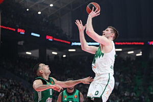 Εντυπωσιακό poster κάρφωμα του Τουμπέλις στη νίκη της Ζαλγκίρις επί της Μπάγερν (vid)