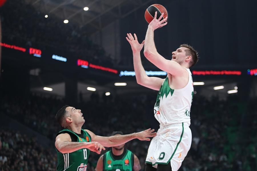 Εντυπωσιακό poster κάρφωμα του Τουμπέλις στη νίκη της Ζαλγκίρις επί της Μπάγερν (vid)