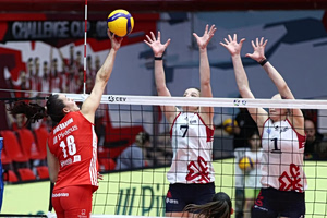 Ο Ολυμπιακός βιάστηκε να πανηγυρίσει, το VAR είχε άλλα πλάνα (vid)