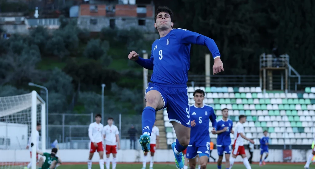 Εύκολη νίκη με χατ-τρικ Κούτσια για την Εθνική Ελπίδων – τώρα… τελικός με Γερμανία