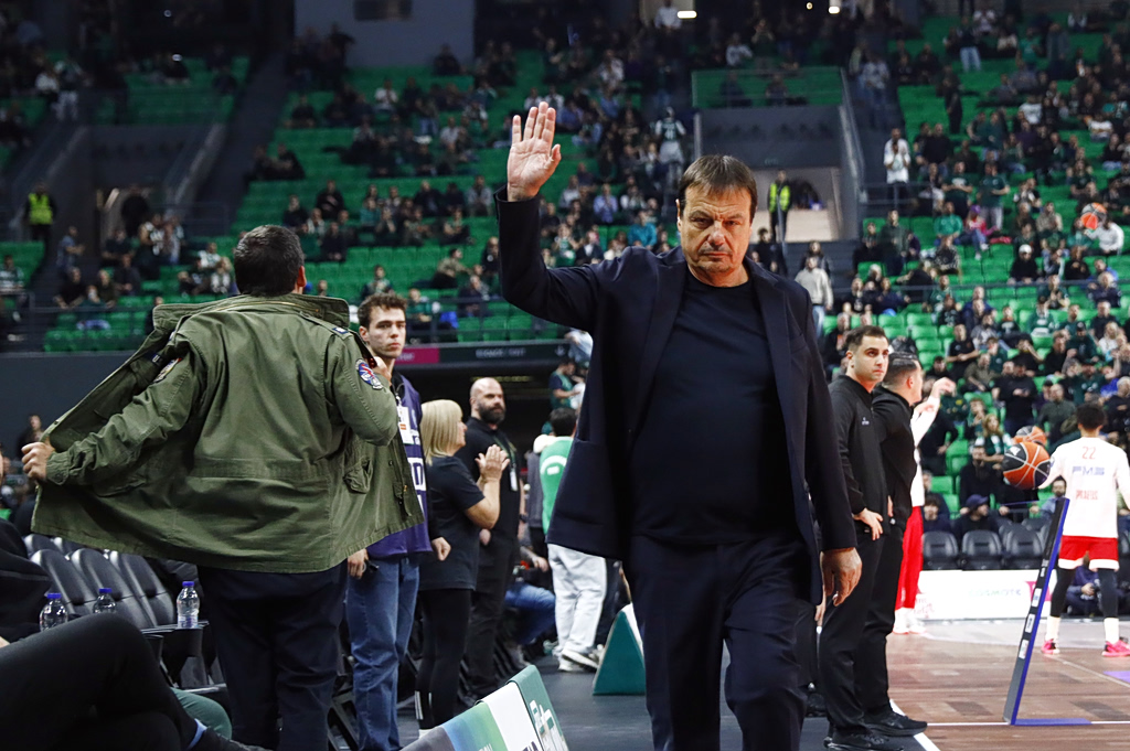 Αταμάν: «Είδαμε μια κωμωδία – Γιατί δεν παίζουν Ντόρσεϊ, Ουόκαπ και Βεζένκοφ μαζί στην εθνική Ελλάδας;»