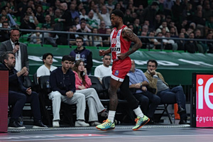 Ο Ολυμπιακός χάνει τον Τζόουνς για τις επόμενες δύο εβδομάδες