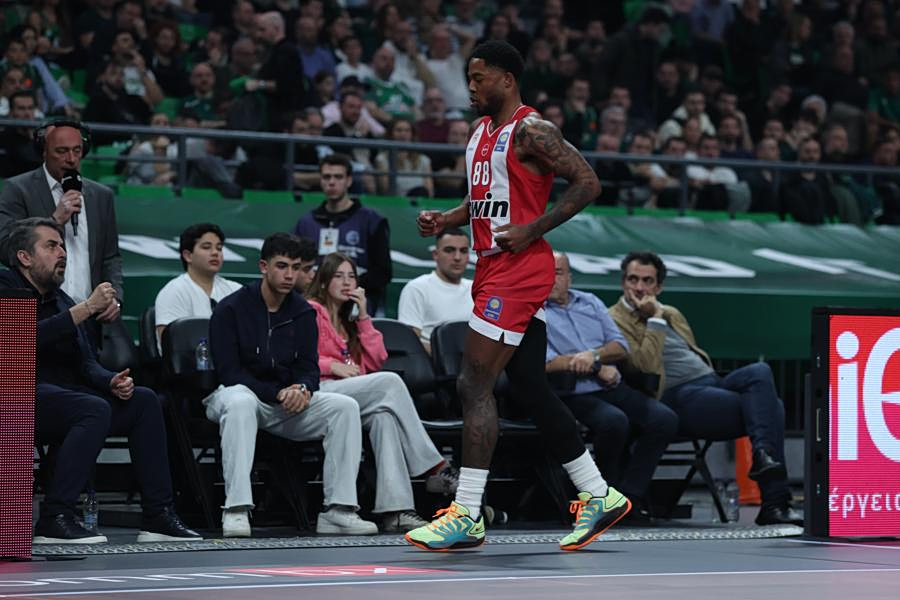 Ο Ολυμπιακός χάνει τον Τζόουνς για τις επόμενες δύο εβδομάδες