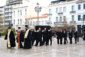 Μαρινέλλα: Σε λαϊκό προσκύνημα η σορός της – Στις 14:00 η εξόδιος ακολουθία