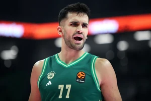 Ο Ομέρ Γιούρτσεβεν συμφώνησε με ομάδα της G-League και ελπίζει ότι θα παίξει στο πλευρό του Άλπερεν Σενγκούν