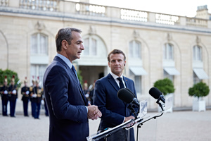 Μητσοτάκης και Μακρόν μεταβαίνουν στην Πάφο – Η τριμερής στην Κύπρο, η τουρκική αντίδραση