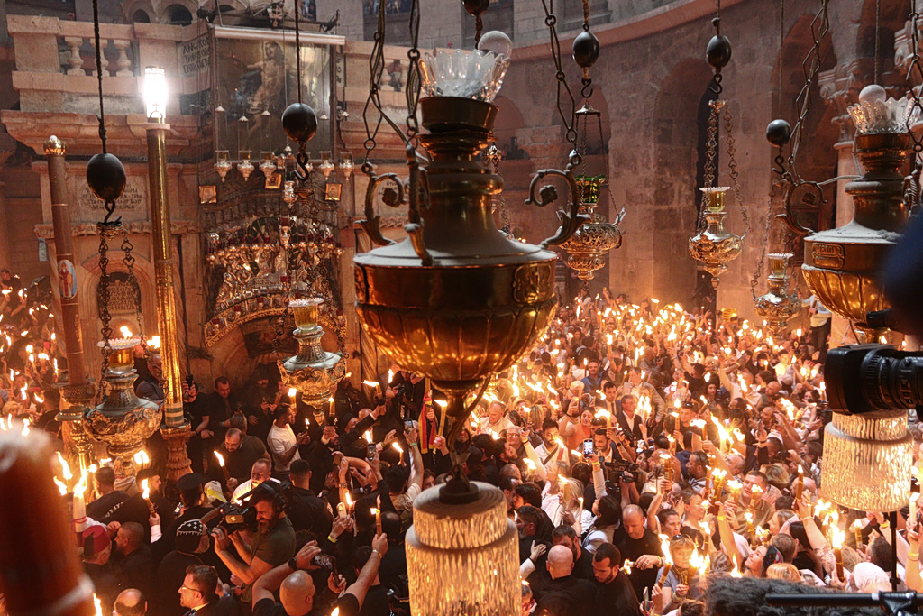 Άγιο Φως: Τα τρία σενάρια για την άφιξή του στην Ελλάδα εν μέσω πολέμου