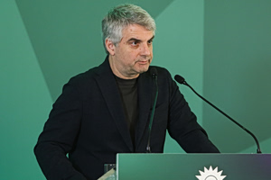 ΠΑΣΟΚ: Παραδίδει την έδρα του ο Οδυσσέας Κωνσταντινόπουλος