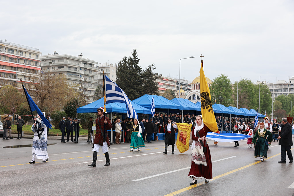 Καιρός: Βροχές την Τρίτη, «διπρόσωπη» η 25η Μαρτίου – Πού θα βρέξει και πότε έρχεται βελτίωση