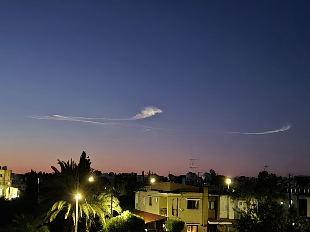 Μυστήριο με την «διαστημική μέδουσα» που εμφανίστηκε στον ουρανό της Κύπρου – Η εξήγηση του φαινομένου