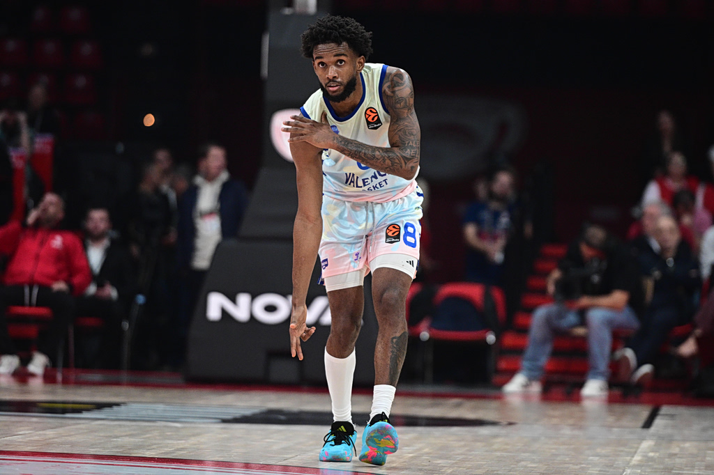 Ο Μοντέρο πέταξε την μπάλα και «διέλυσε» το χρονόμετρο (pic)