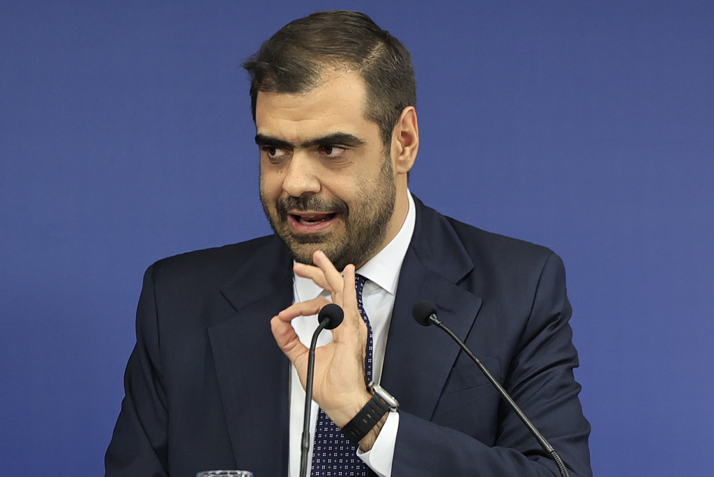 Π. Μαρινάκης για Ράδιο Αρβύλα: Ας ψάξουν να βρουν την τέταρτη καρέκλα – Η αλήθεια τους είναι αυτός που καθόταν εκεί