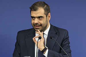 Π. Μαρινάκης για Ράδιο Αρβύλα: Ας ψάξουν να βρουν την τέταρτη καρέκλα – Η αλήθεια τους είναι αυτός που καθόταν εκεί