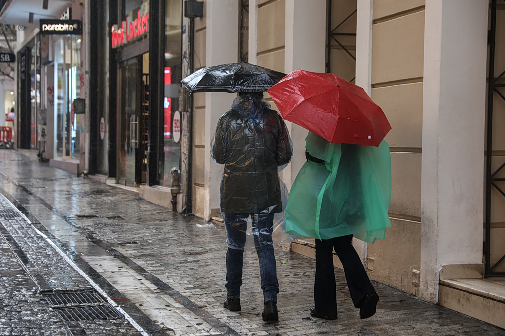 Καιρός: Μεταβατική η Τρίτη – Επικίνδυνα φαινόμενα Τετάρτη και Πέμπτη, πού θα «χτυπήσουν»