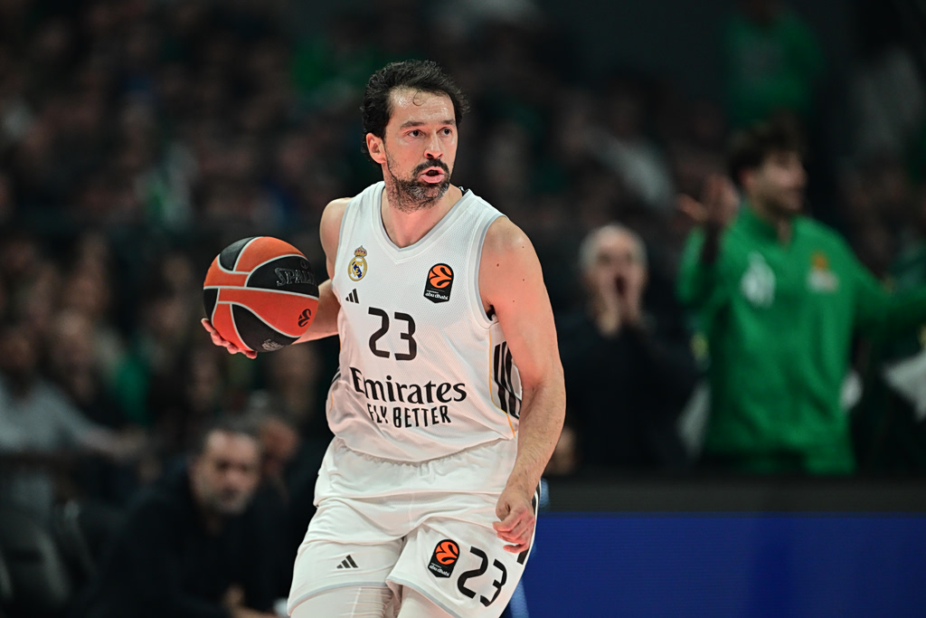 Ιστορική επίδοση για τον Γιουλ – Έγινε ο πρώτος παίκτης που πετυχαίνει 700 τρίποντα στην Euroleague (vid)