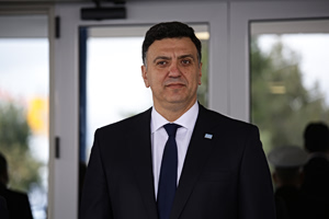 Β. Κικίλιας: Η κυβέρνηση στηρίζει την κοινωνία – 56 εκατ. ευρώ για τη συγκράτηση των τιμών στα εισιτήρια