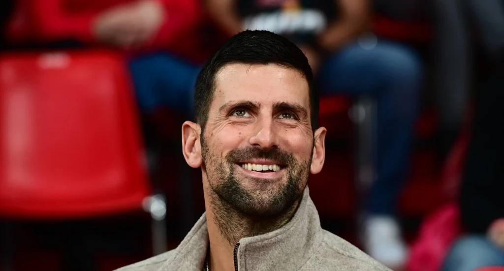 Ο Νόβακ Τζόκοβιτς απολαμβάνει απλή βόλτα στο σκοτάδι, σπάνιο για έναν σταρ του επιπέδου του (video)