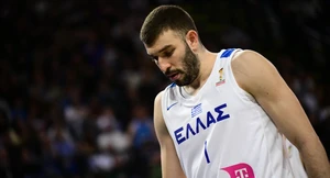 Οριστικά εκτός αγώνα με το Μαυροβούνιο ο Ρογκαβόπουλος – Στη θέση του ο Κακλαμανάκης