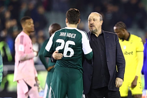 Μπενίτεθ: «Το σημαντικότερο είναι πως η ομάδα γίνεται όλο και καλύτερη και πιο δυνατή»