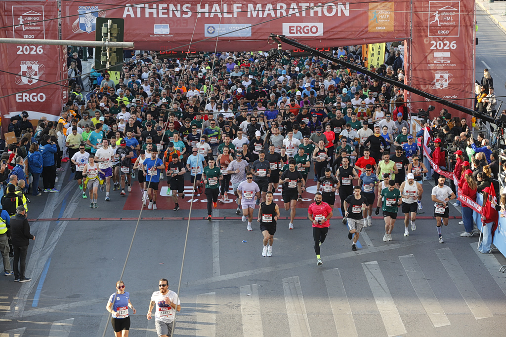 Ημιμαραθώνιος Αθήνας 2026: Ποιοι δρόμοι είναι κλειστοί σήμερα Κυριακή (8/3) – Πώς κινούνται τα ΜΜΜ