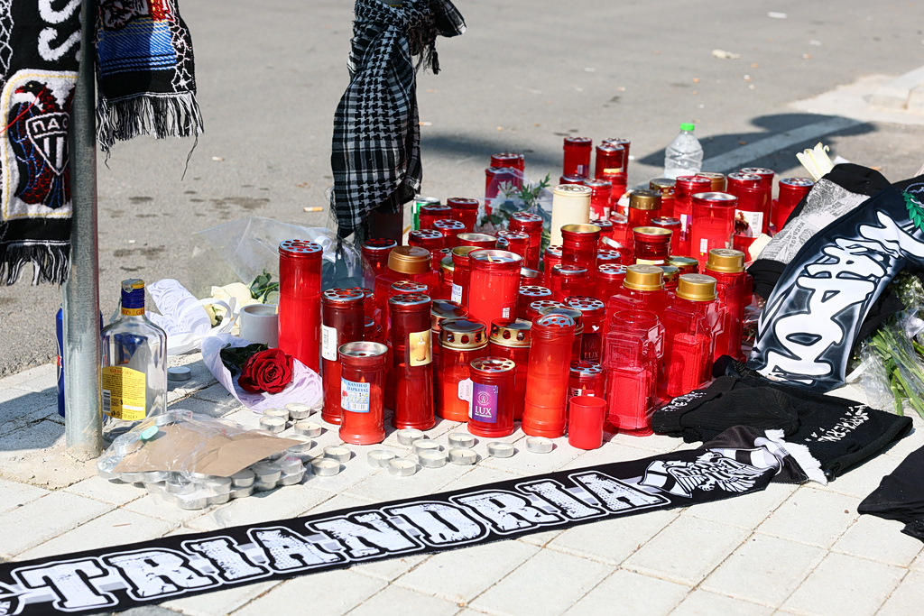 Τρισάγιο για τον δολοφονημένο οπαδό του ΠΑΟΚ στην Καλαμαριά