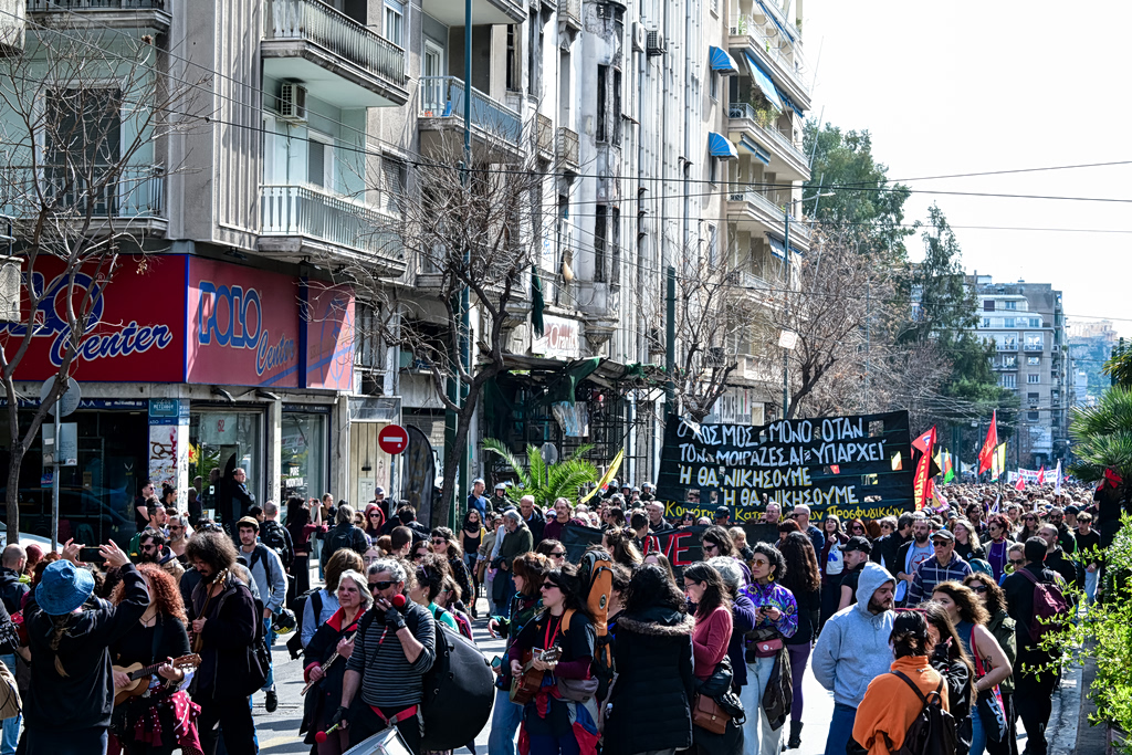 Πορεία αλληλεγγύης για τα προσφυγικά της λεωφόρου Αλεξάνδρας