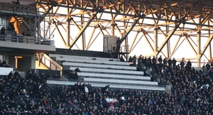 Καμπάνα της ΔΕΑΒ σε ΠΑΟΚ και οπαδούς για τα επεισόδια με δημοσιογράφους στην Τούμπα