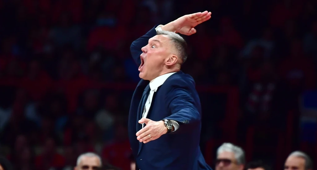 Έξαλλος ο Γιασικεβίτσιους με δημοσιογράφο μετά την ήττα της Φενέρμπαχτσε: «Γι’ αυτό σπουδάζετε δημοσιογραφία;»