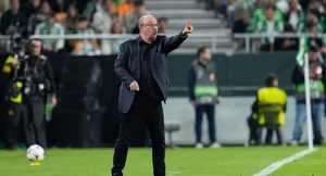 Μπενίτεθ: «Ικανοποιημένος από την πορεία»