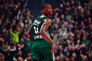 Χέιζ-Ντέιβις: «Αυτή είναι η ομάδα του Ναν και του Λεσόρ, προσφέρω όπως μπορώ»