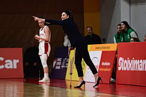 Ολυμπιακός – Παναθηναϊκός: Η Ερντέμ δέχθηκε τεχνική ποινή έπειτα από διαμαρτυρία – Πέταξε την πατερίτσα