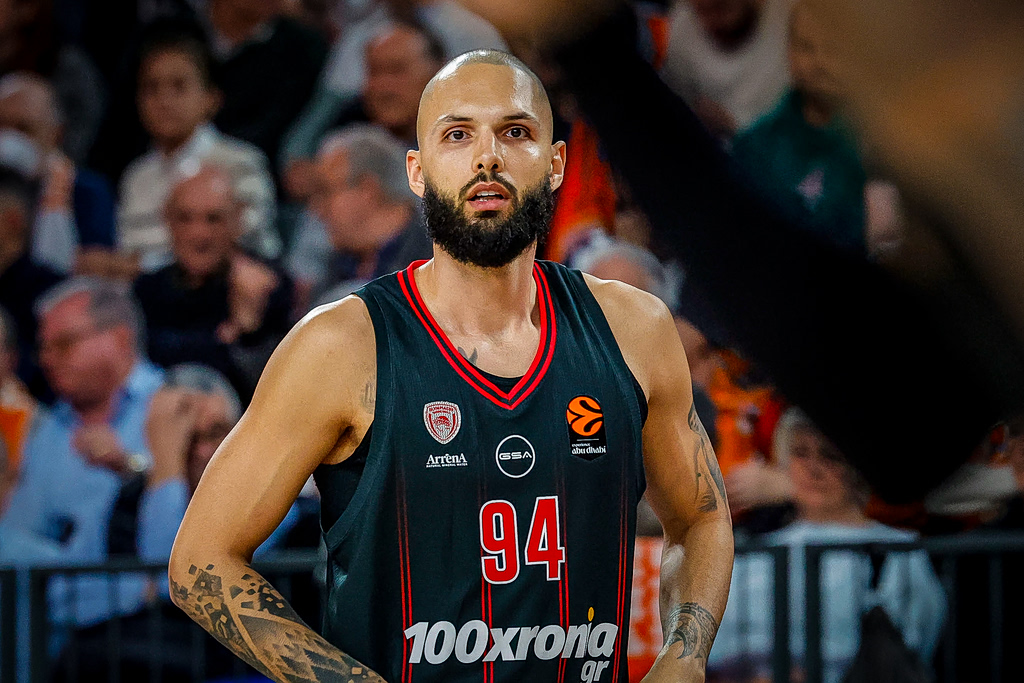 Βαλένθια – Ολυμπιακός 85-84 : Οι Πειραιώτες «λύγισαν» με το άστοχο σουτ του Φουρνιέ στην εκπνοή