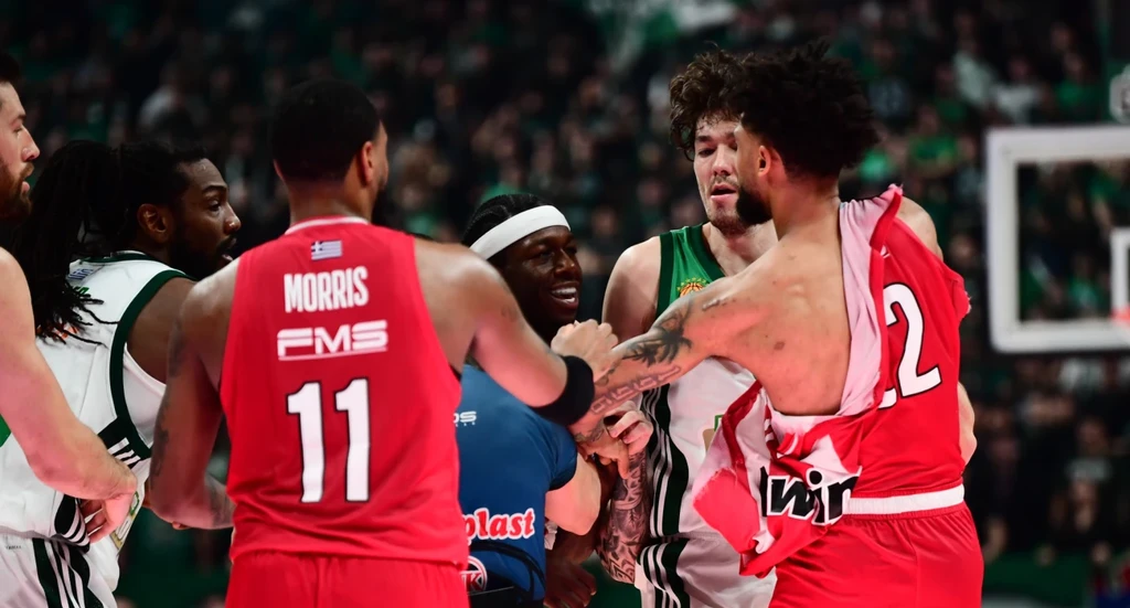 Αποβλήθηκαν Ναν και Ντόρσεϊ – Ο Λεσόρ έσκισε την φανέλα του Αμερικάνου (vid)