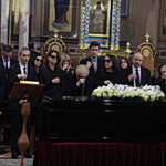 Το τελευταίο χειροκρότημα στη Μαρινέλλα – Συγκίνησαν οι επικήδειοι Νταλάρα και Αλεξίου