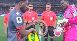 Απίστευτο σκηνικό: Ο αρχηγός της Τζαμάικα αρνήθηκε δώρο πριν τη σέντρα λόγω… «μαγείας»!