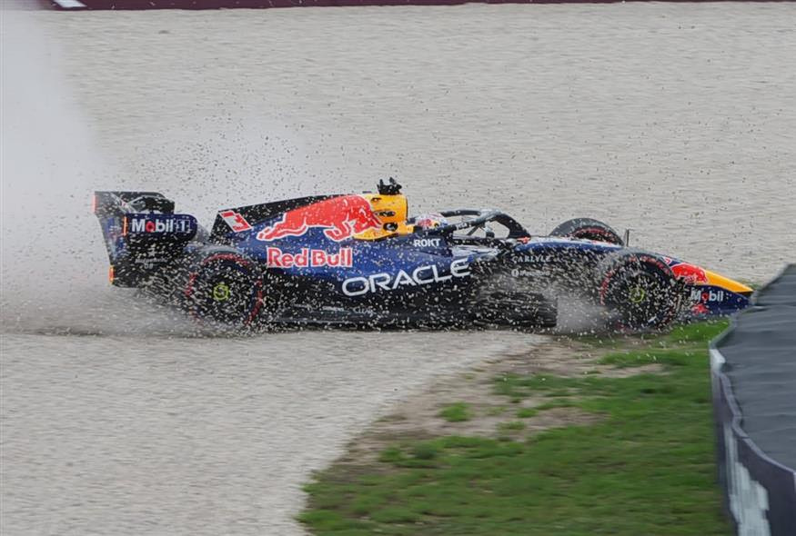 Formula1: Ατύχημα για τον Μαξ Φερστάπεν στην Αυστραλία – μπλόκαρε ο πίσω τροχός