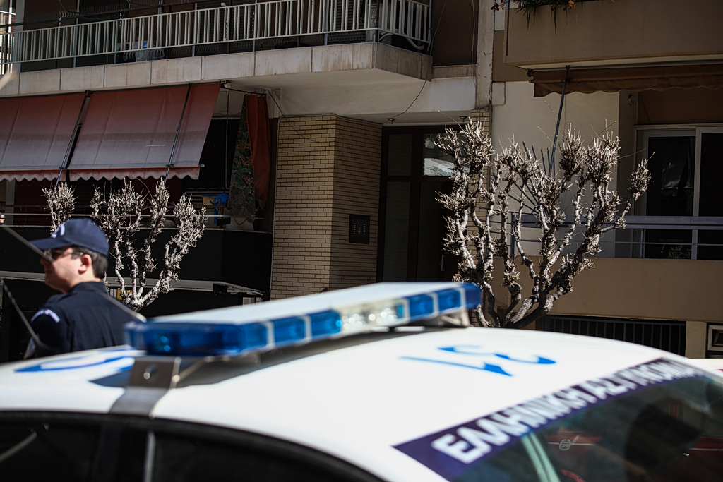 Θρίλερ στου Ζωγράφου: Συνελήφθη ο γιος – «Δεν ήθελα να μαθευτεί ο θάνατός τους»