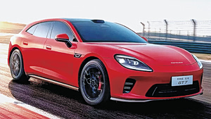 Ερχεται ο …κλώνος της Porsche Panamera;