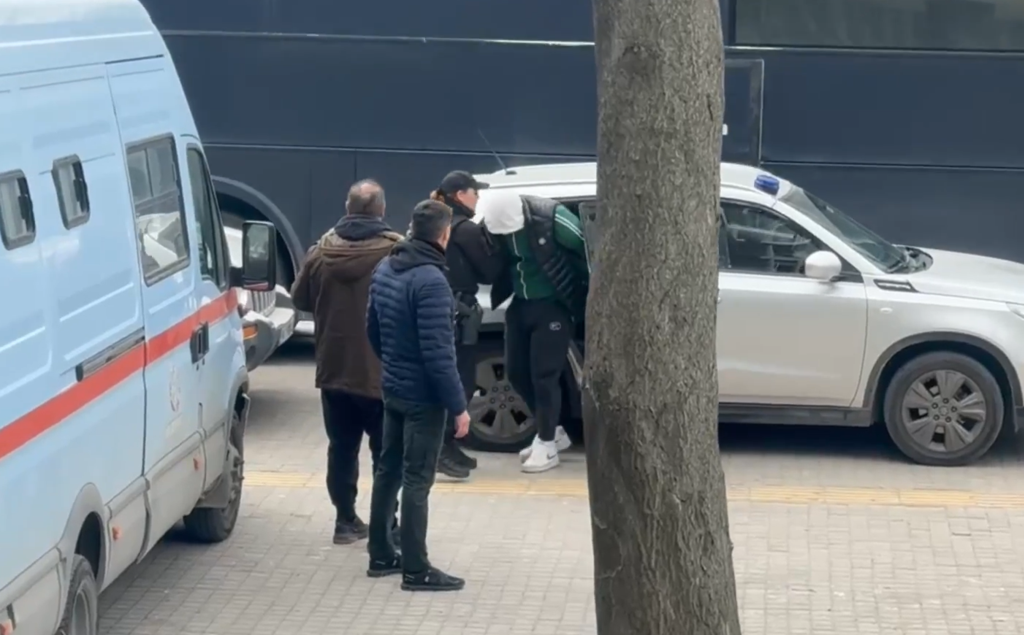 Θεσσαλονίκη: Νέα αναβολή στη δίκη των 8 οπαδών του ΠΑΟΚ για το επεισόδιο σε βάρος δημοσιογράφων (video)