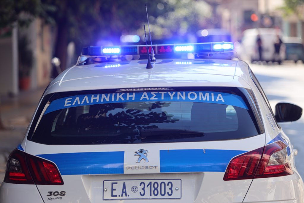 Αστυνομική επιχείρηση σε αποθήκη γνωστής γκαλερί του Κολωνακίου – Τι εντόπισαν οι Αρχές