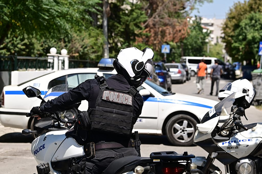 ΕΛ.ΑΣ: Οι απόρρητες εντολές για τη διαχείριση των εξτρεμιστών – «Μη γίνεις ήρωας, μη μαλώσεις με τον τρομοκράτη…»