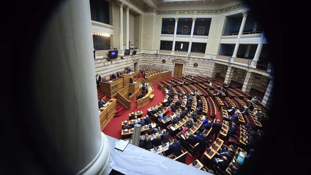 Εγκρίθηκε η επιστολική ψήφος για τους απόδημους με 201 «υπέρ»