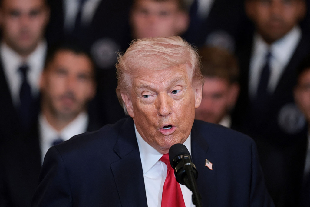 Ο Τραμπ υποστηρίζει ότι το Ιράν ζήτησε να ξεκινήσουν διαπραγματεύσεις για επίτευξη ειρήνη