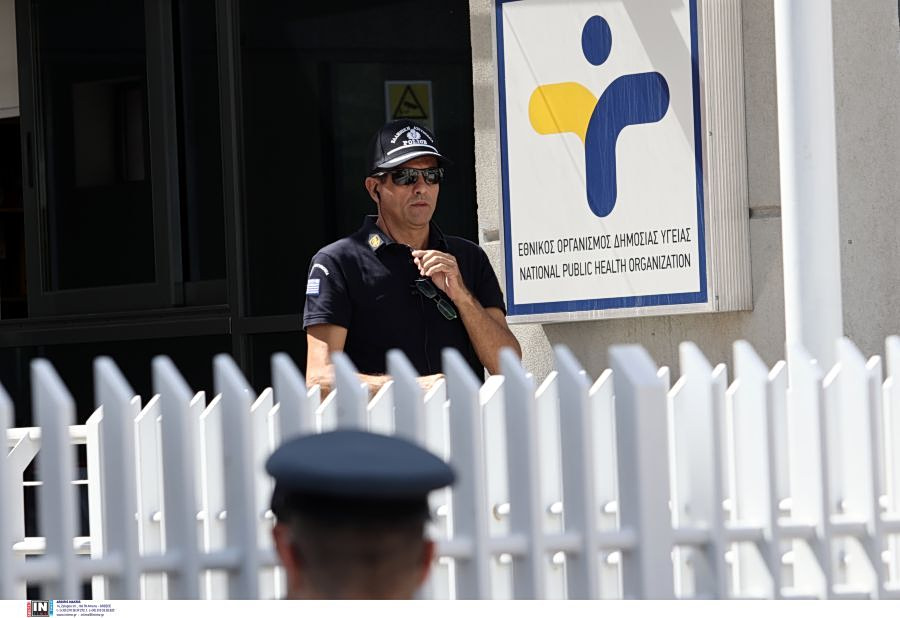 Τι κρύβεται πίσω από την παραίτηση του Επιστημονικού Συμβουλίου του ΕΟΔΥ