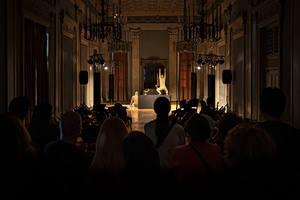 Φάντασμα στη Μηχανή: Το Δημοτικό Θέατρο Πειραιά ανοίγει στο κοινό τους ιστορικούς του χώρους