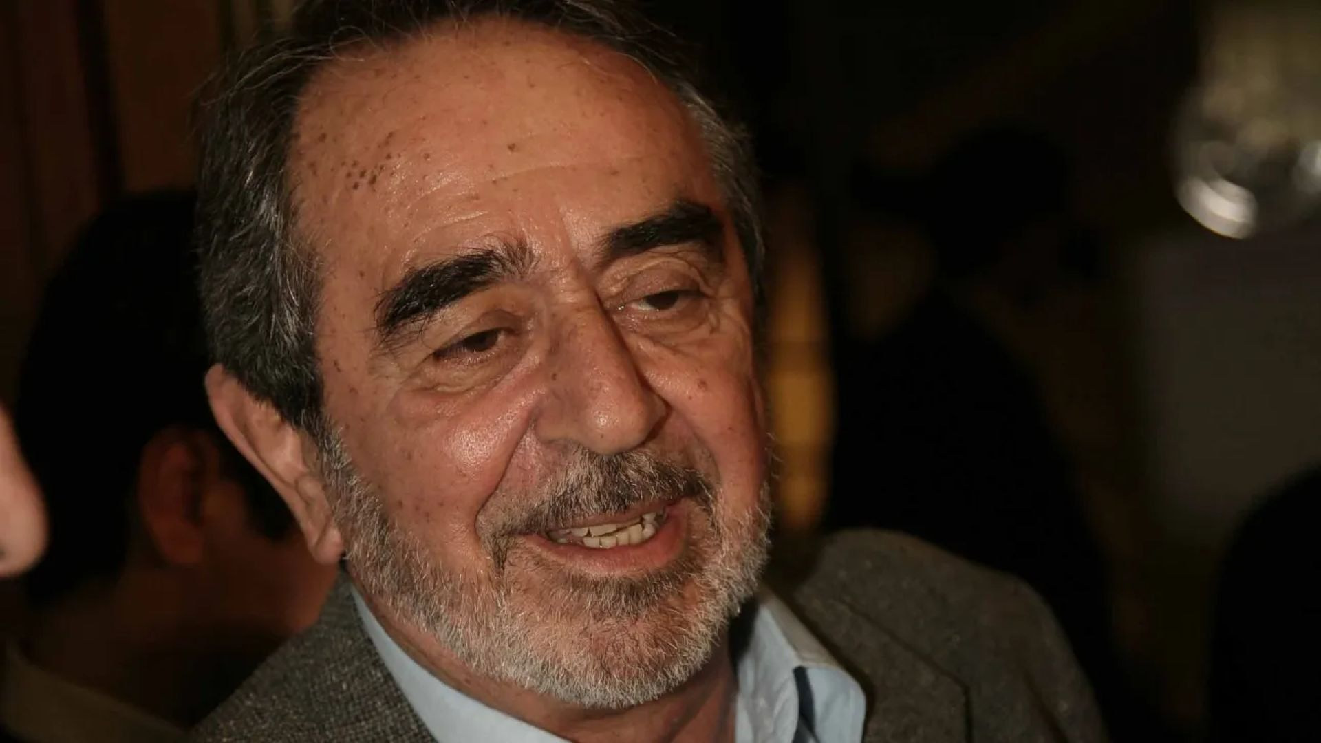 &Pi;έ&theta;&alpha;&nu;&epsilon; &omicron; &delta;&eta;&mu;&omicron;&sigma;&iota;&omicron;&gamma;&rho;ά&phi;&omicron;&sigmaf; &Gamma;&iota;ώ&rho;&gamma;&omicron;&sigmaf; &Beta;ό&tau;&sigma;&eta;&sigmaf; &sigma;&epsilon; &eta;&lambda;&iota;&kappa;ί&alpha; 88 &epsilon;&tau;ώ&nu;