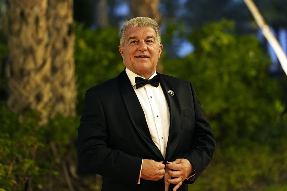 Σαρωτική νίκη και επανεκλογή για τον Λαπόρτα στην προεδρία της Μπαρτσελόνα (pic & vids)