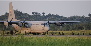 Συντριβή μεταγωγικού αεροσκάφους στην Κολομβία: Ένας νεκρός, 77 τραυματίες, στους 43 οι αγνοούμενοι