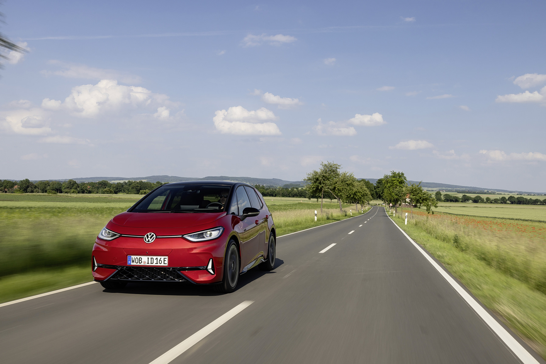 VW: &Tau;έ&sigma;&sigma;&epsilon;&rho;&alpha; &epsilon;&kappa;&alpha;&tau;&omicron;&mu;&mu;ύ&rho;&iota;&alpha; &eta;&lambda;&epsilon;&kappa;&tau;&rho;&iota;&kappa;ά &alpha;&upsilon;&tau;&omicron;&kappa;ί&nu;&eta;&tau;&alpha;